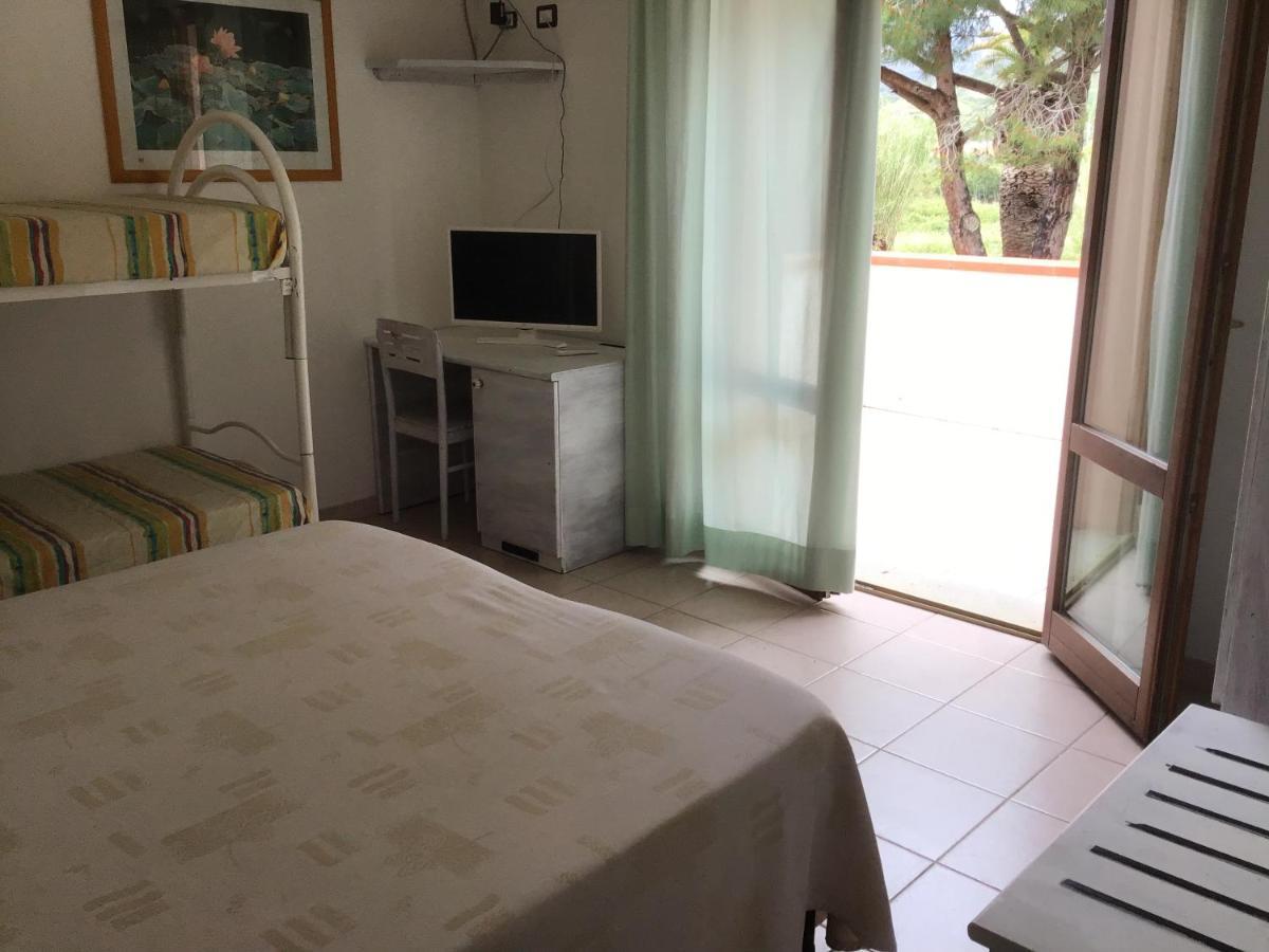 מרינה די קמפו Hotel Villa Cristina מראה חיצוני תמונה